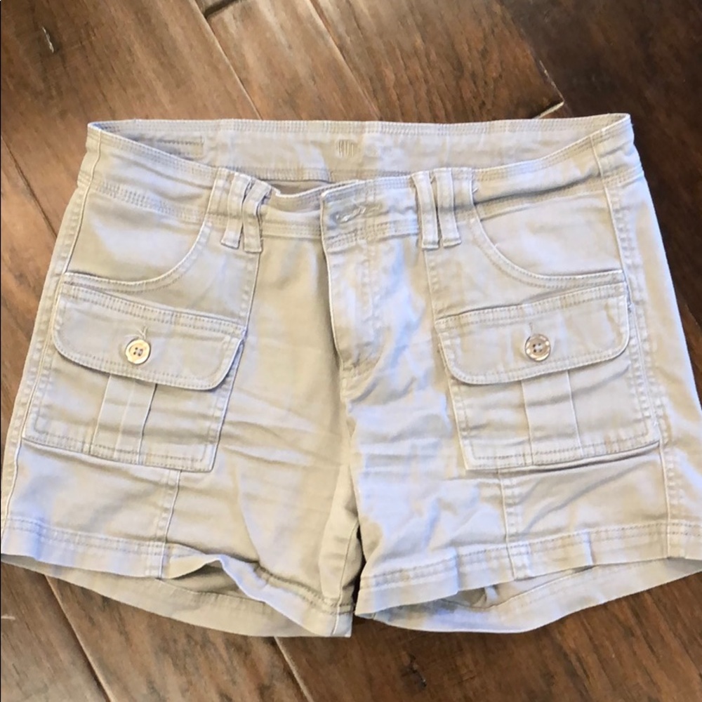 Kut From The Kloth size 8 khaki shorts
